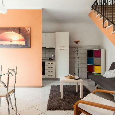 La Casina Gialla Independent House - Near The Walls ลุคคา ภายนอก รูปภาพ