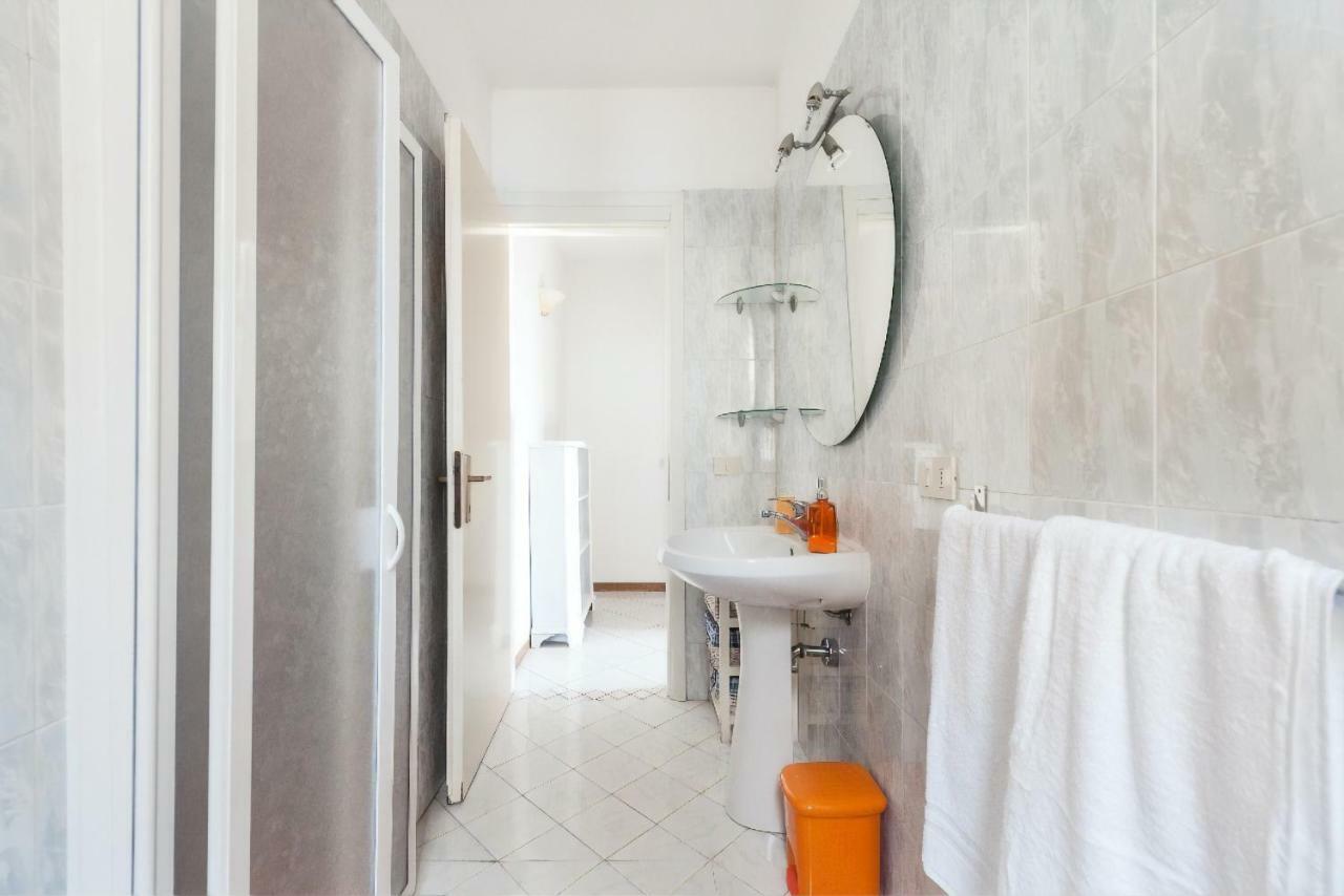 La Casina Gialla Independent House - Near The Walls ลุคคา ภายนอก รูปภาพ